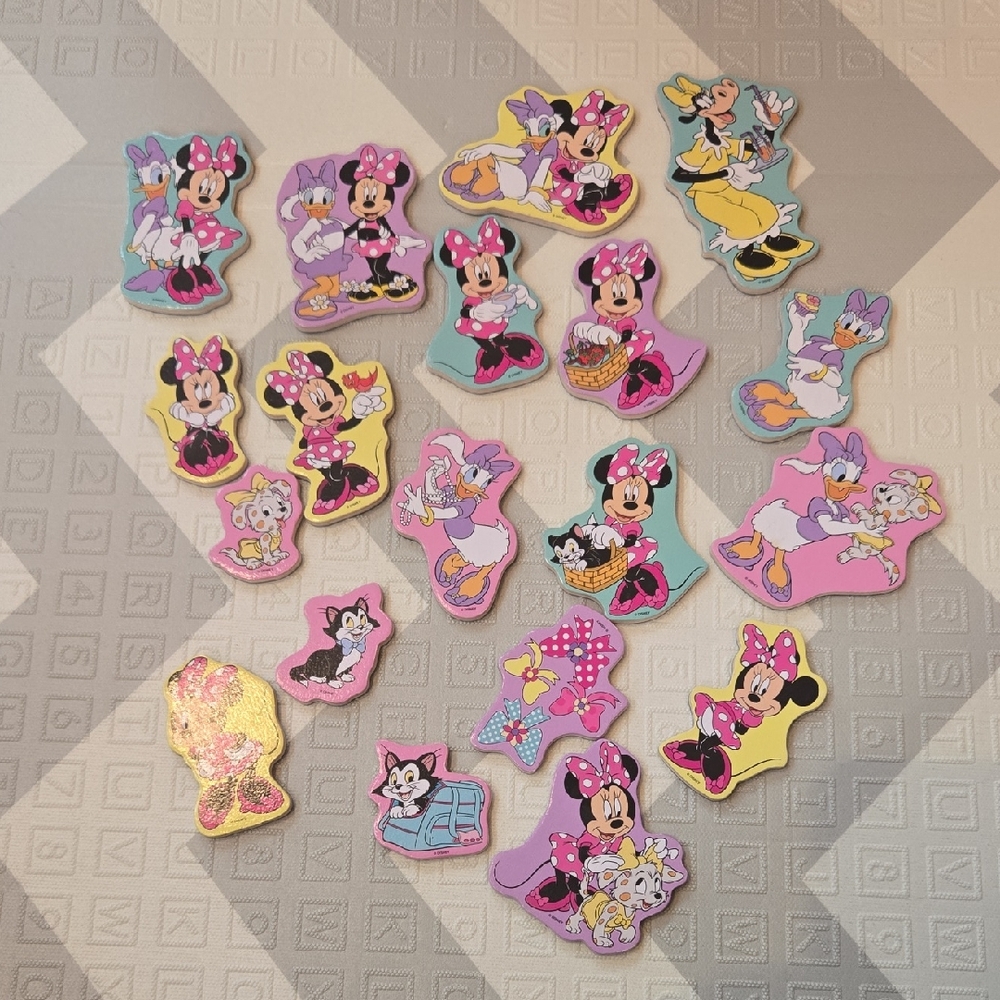Fun Disney Minnie,Daisey, Clarabelle& Pets Magnets
